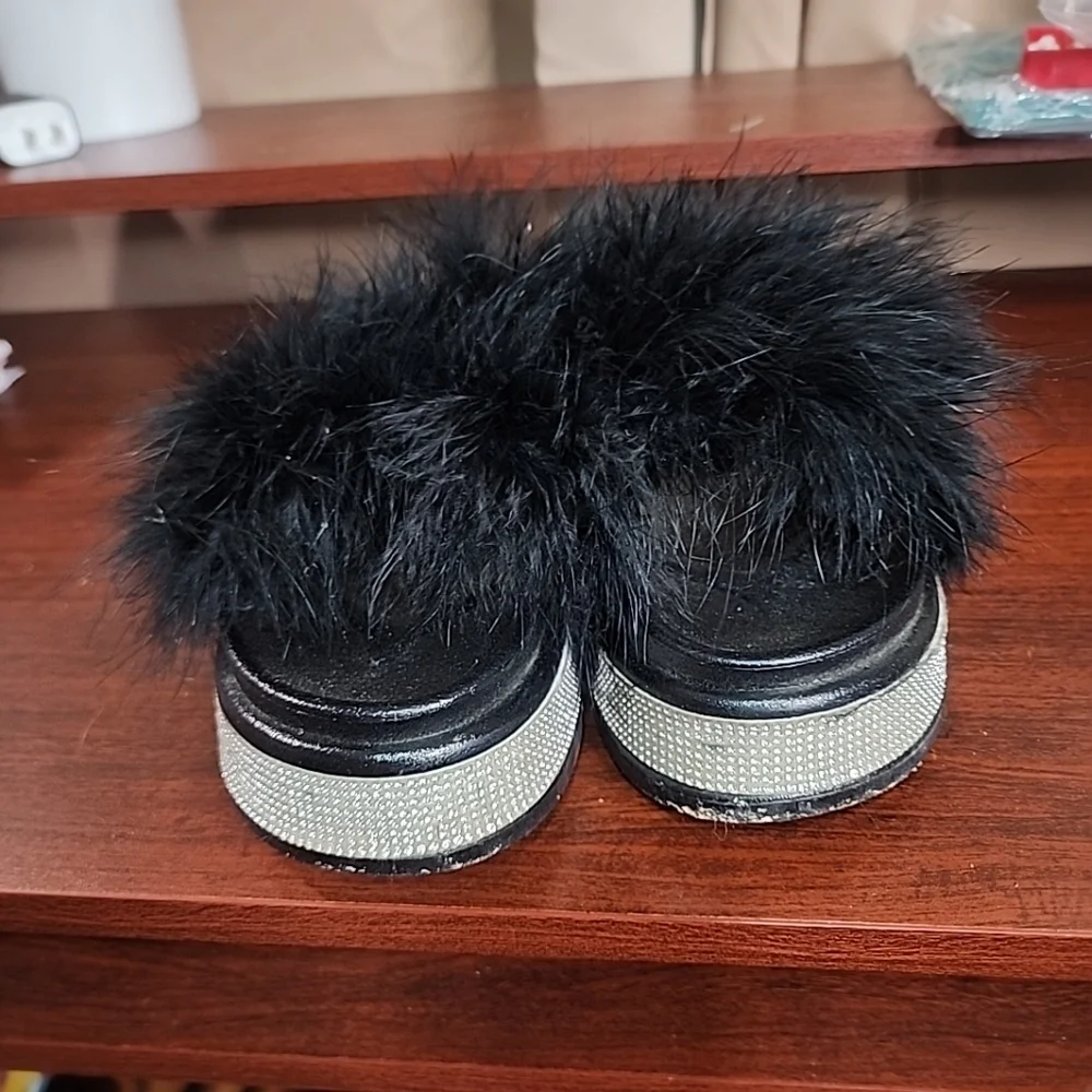 Azalea Wang Fur And Rhinestone Slides. Size 8 - Picture 8 of 11